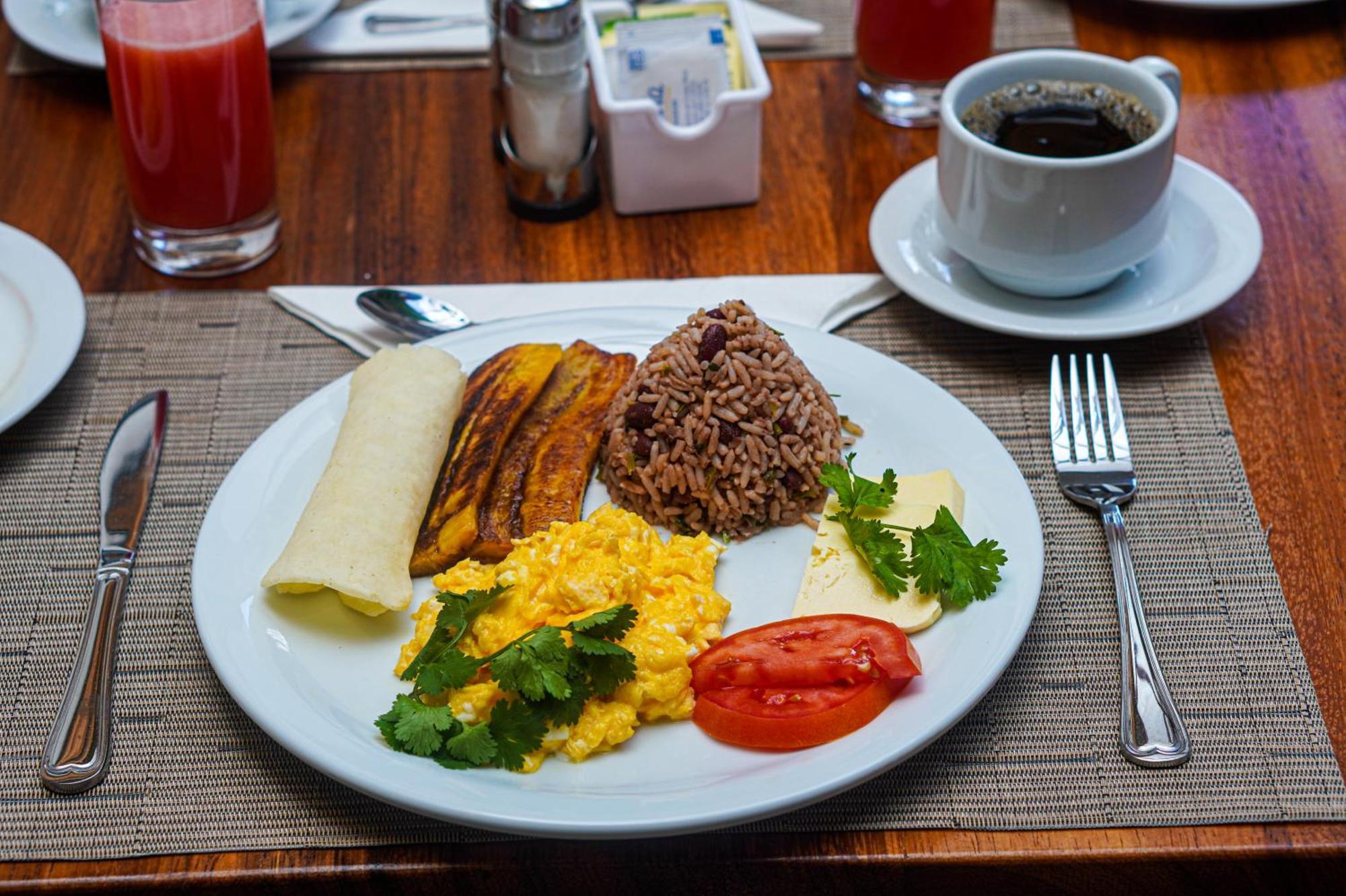 La Fortuna Lodge By Treebu Hotels Buitenkant foto