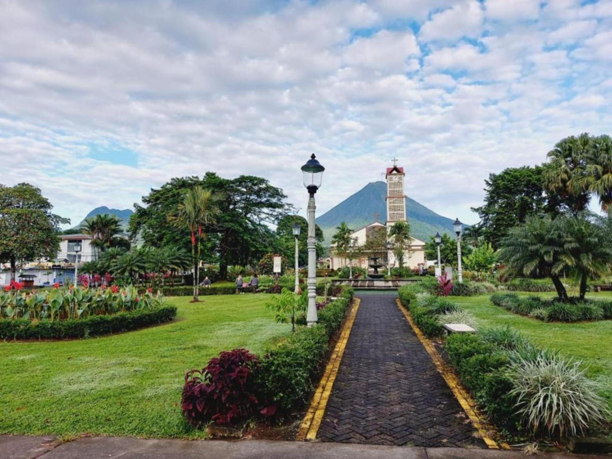 La Fortuna Lodge By Treebu Hotels Buitenkant foto